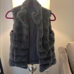 Guess Faux fur vest